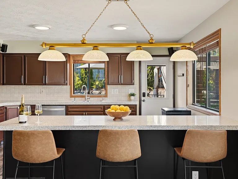 W Cora Ct — Photo 20