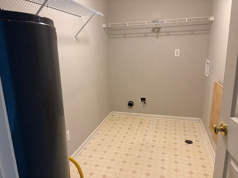 9406 Harlow Ct — Photo 28