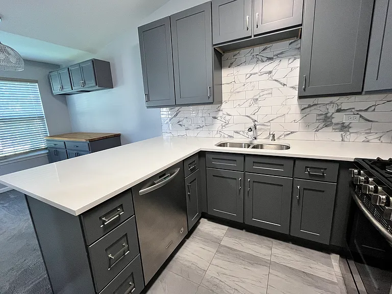1244 N Red Oak Cir #3 — Photo 6