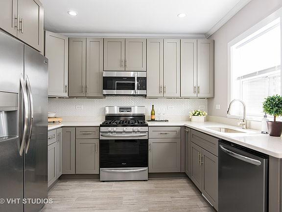4th image of 3350 N Newland Ave