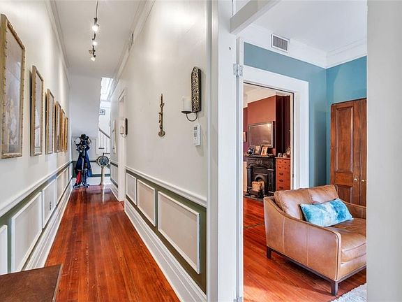 3rd image of 823 Spain St