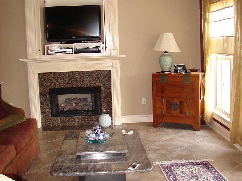 1st image of 118 Pointe Dr