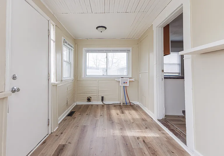 2440 S Hoyt Ave — Photo 7