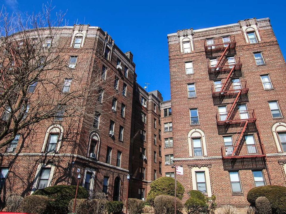 1st image of 11525 84th Ave APT 2G