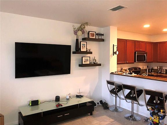 5th image of 297 Las Brisas Cir #H 297