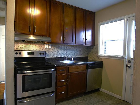 3rd image of 10549 Saint Philip Ln