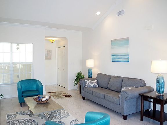 3rd image of 124 E Bahama St #8