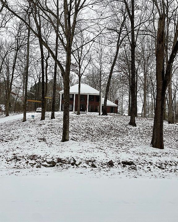 1st image of 780 Shady Oaks Cir