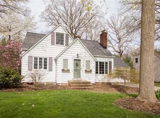 526 Lake Forest Dr, Bay Village, OH