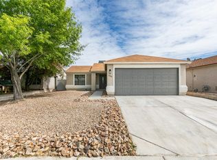 5558 Ballinger Dr, Las Vegas, NV 89142