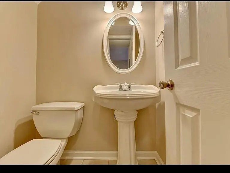 810 Summer Pl — Photo 13