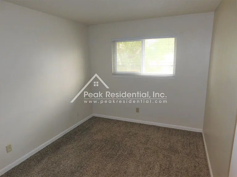 10260 Mills Station Rd — Photo 7