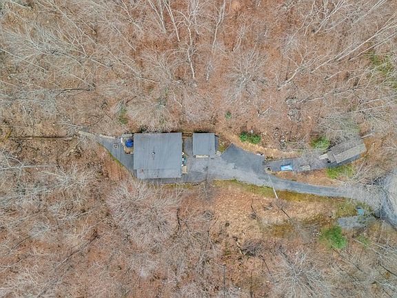 3rd image of 708 Bluestone River Rd