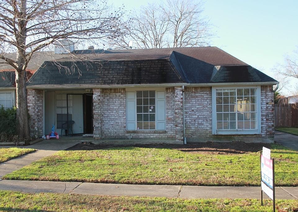 1st image of 19531 Hollowlog Dr