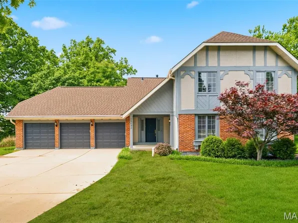 15693 Dresden Lake Ct, Chesterfield, MO 63017