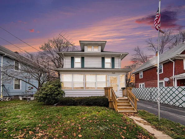 740 Douglas St, Jackson, MI 49203