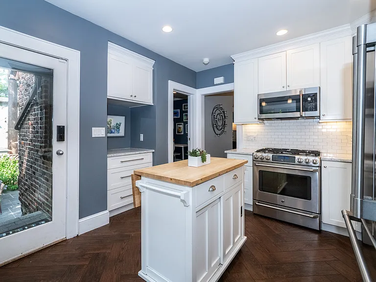 17 Bonnett Ave — Photo 12