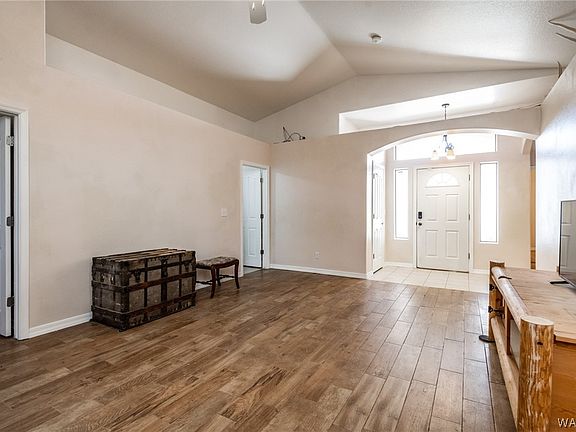 2nd image of 2722 Mountain Avenue
