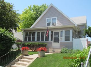 910 S 26th St, Omaha, NE 68105