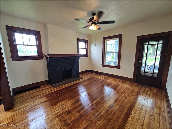4th image of 1541 Central Ave