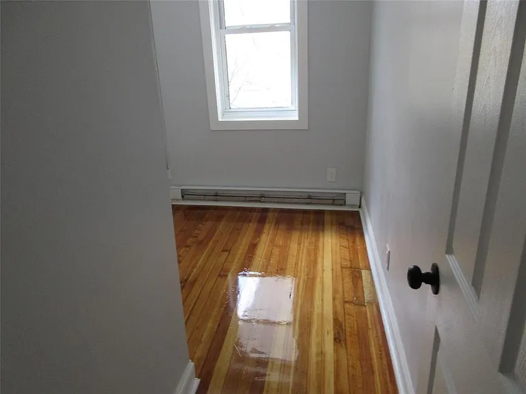 949 E 213th St #2 — Photo 4