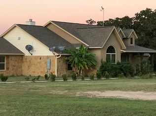 610 Darst Field Rd, Luling, TX 78648