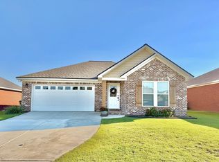 121 Sugarberry Rd, Dothan, AL 36301