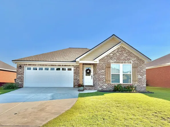121 Sugarberry Rd, Dothan, AL 36301