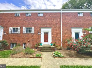 1919 N Quaker Ln, Alexandria, VA 22302