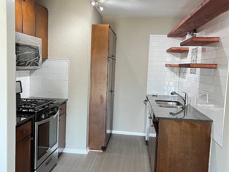 4725 S Fulton Ct — Photo 6