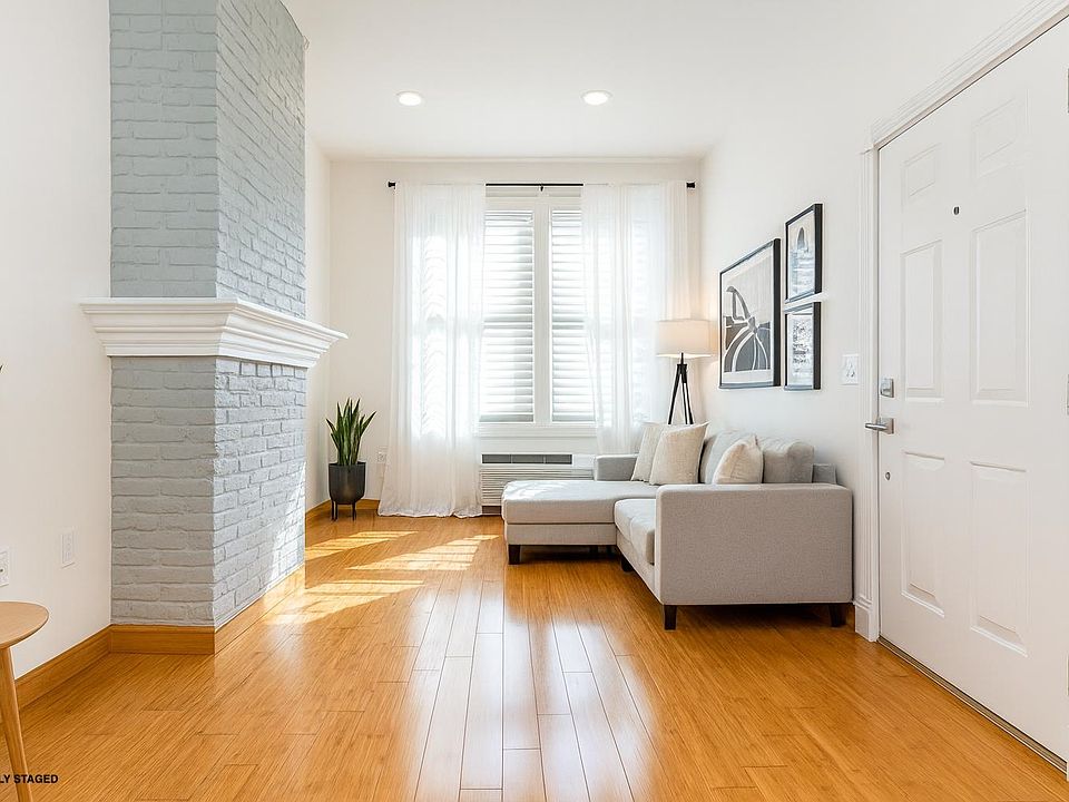 1st image of 3683 Kennedy Blvd APT 2