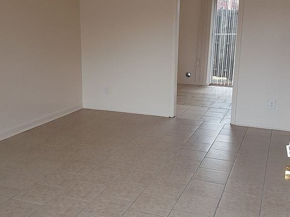 5th image of 330 Bradford Dr APT 44