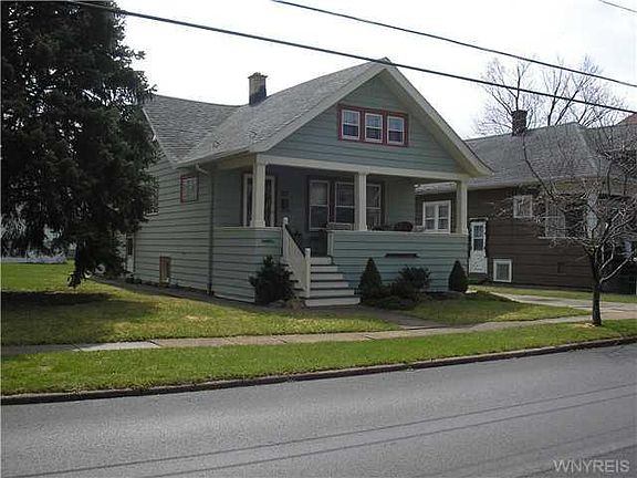 2nd image of 381 Fredericka St