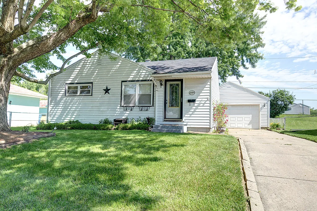5785 Hendon Ave photo 1