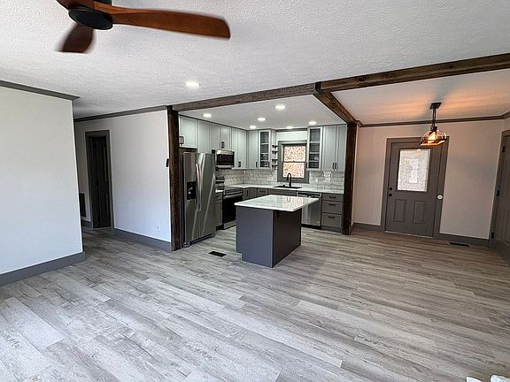 3rd image of 21 Bettys Creek Rd