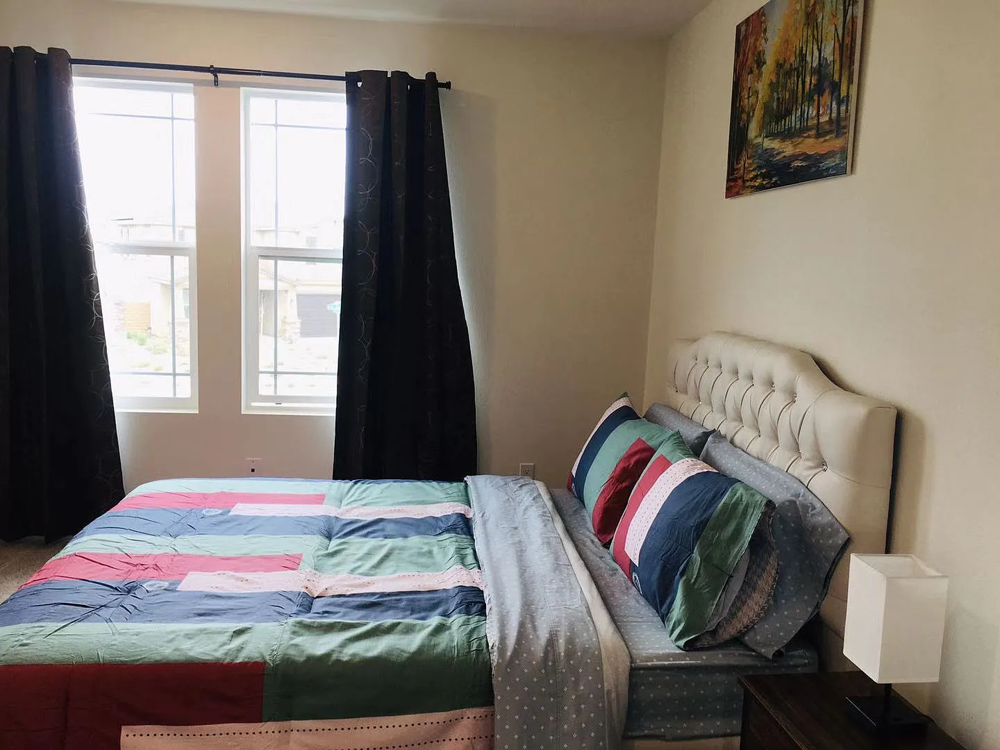 6 bed, 2537 sqft, $900 — Photo 2