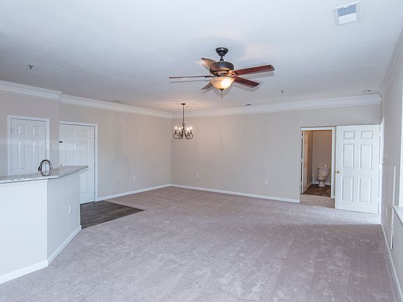 3rd image of 1545 Cambridge Lakes Dr