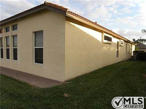3rd image of 938 SW Grand Reserves Blvd