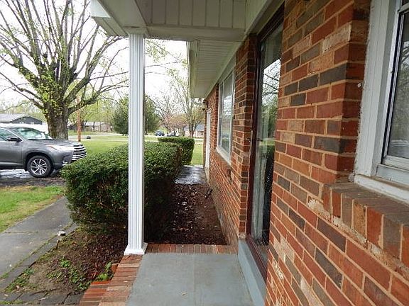 2nd image of 303 Skyline Dr