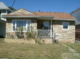 1812 7th St, Moundsville, WV 26041