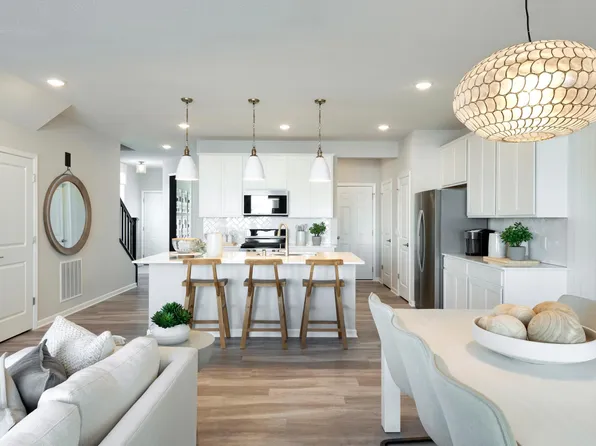 4720 Airlake Dr, Woodbury, MN 55129