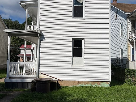 3rd image of 68 Penn St