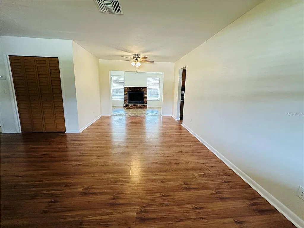 2 bed, 1.5 bath, 1077 sqft, $2,200 — Photo 3