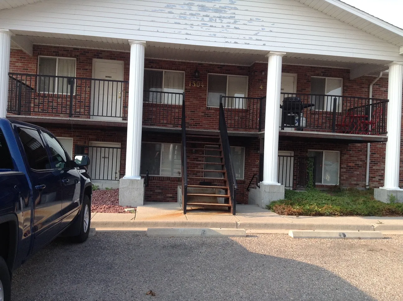 1504 Taft Ave — Photo 1