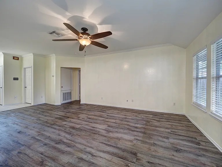 1129 Cupertino St — Photo 8