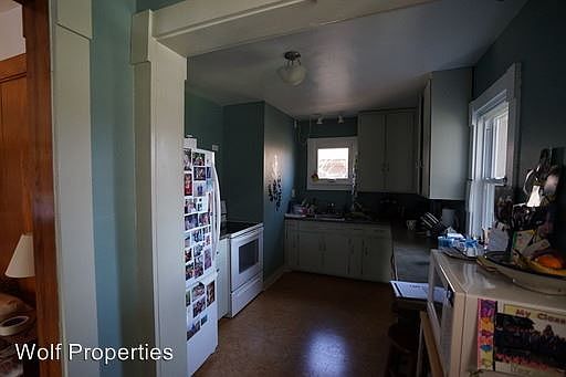 4th image of 927 Lake Ct #3487070