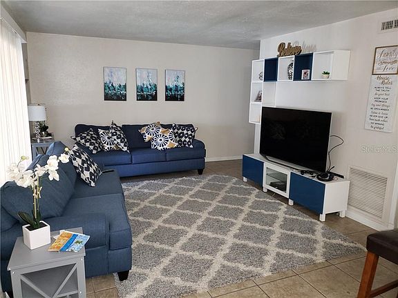 3rd image of 8815 Crestview Dr APT A