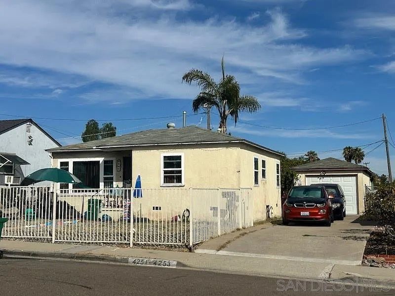 1st image of 4251-53 Pepper Dr