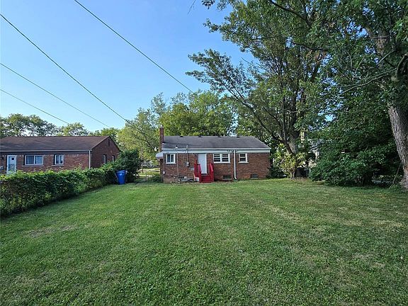 3rd image of 29093 Emerson St
