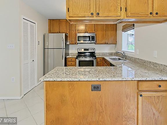 3rd image of 9855 Burke Pond Ct